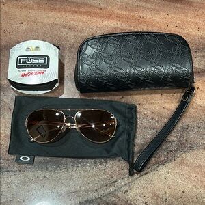 Oakley Aviator Sunglasses with Case